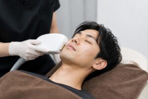 ヒゲ脱毛で赤みが出た場合、いつまで続く？
